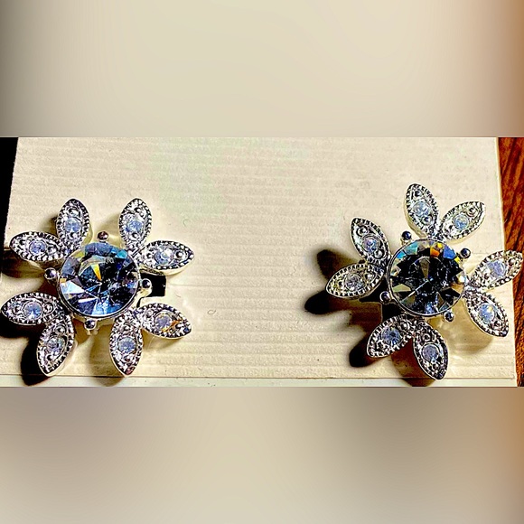 VINTAGE Napier screw-on Earnings.Excellent condition. - Picture 5 of 6